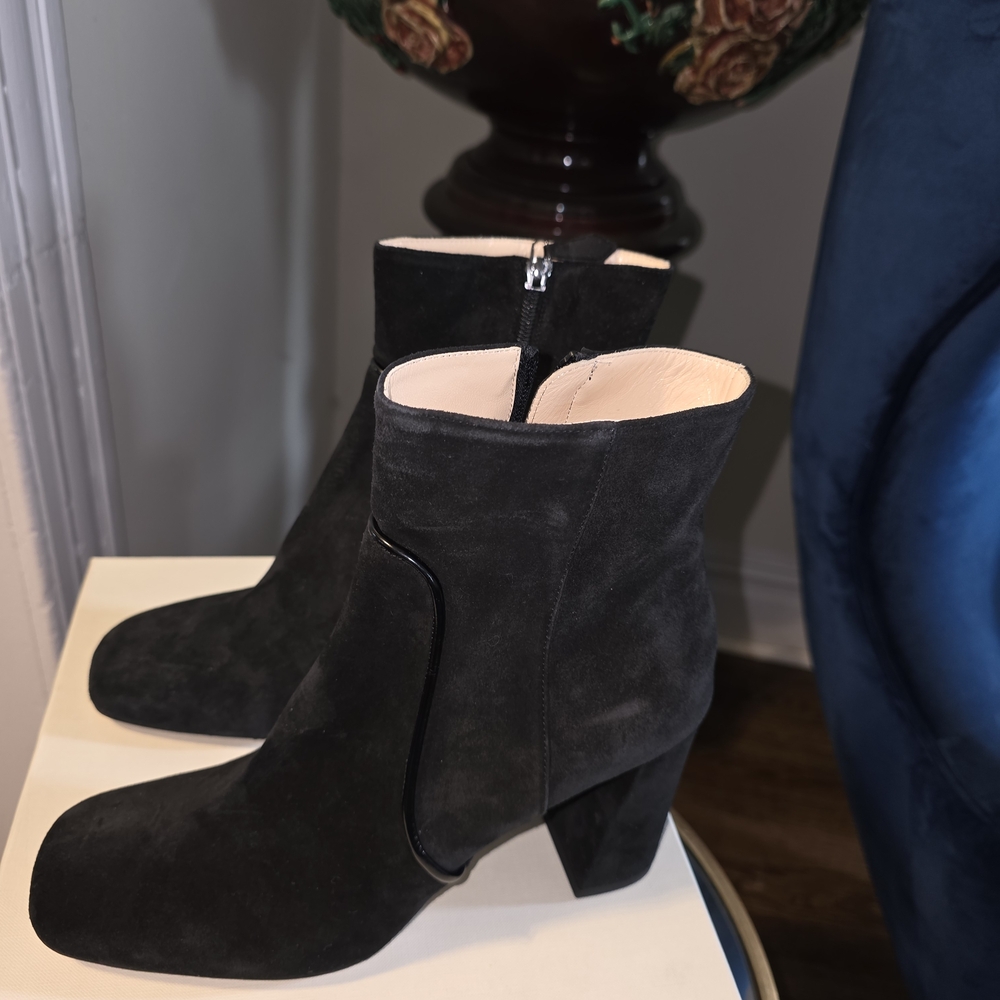 Elegant Black Ankle Booties